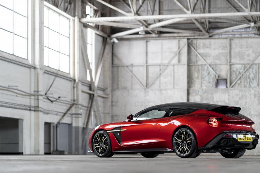  Aston Martin Vanquish Zagato Shooting Brake 2018 года  (UK) (фото 9 из 76)
